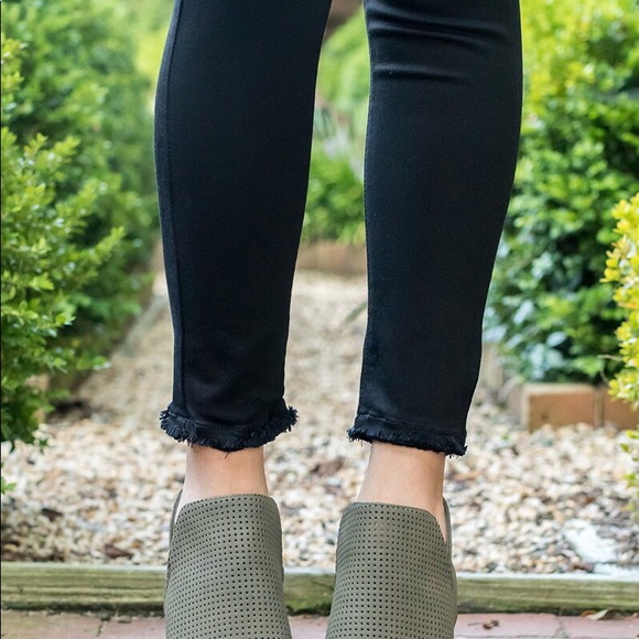 A Touch Of Fray Denim - Picture 3 of 7